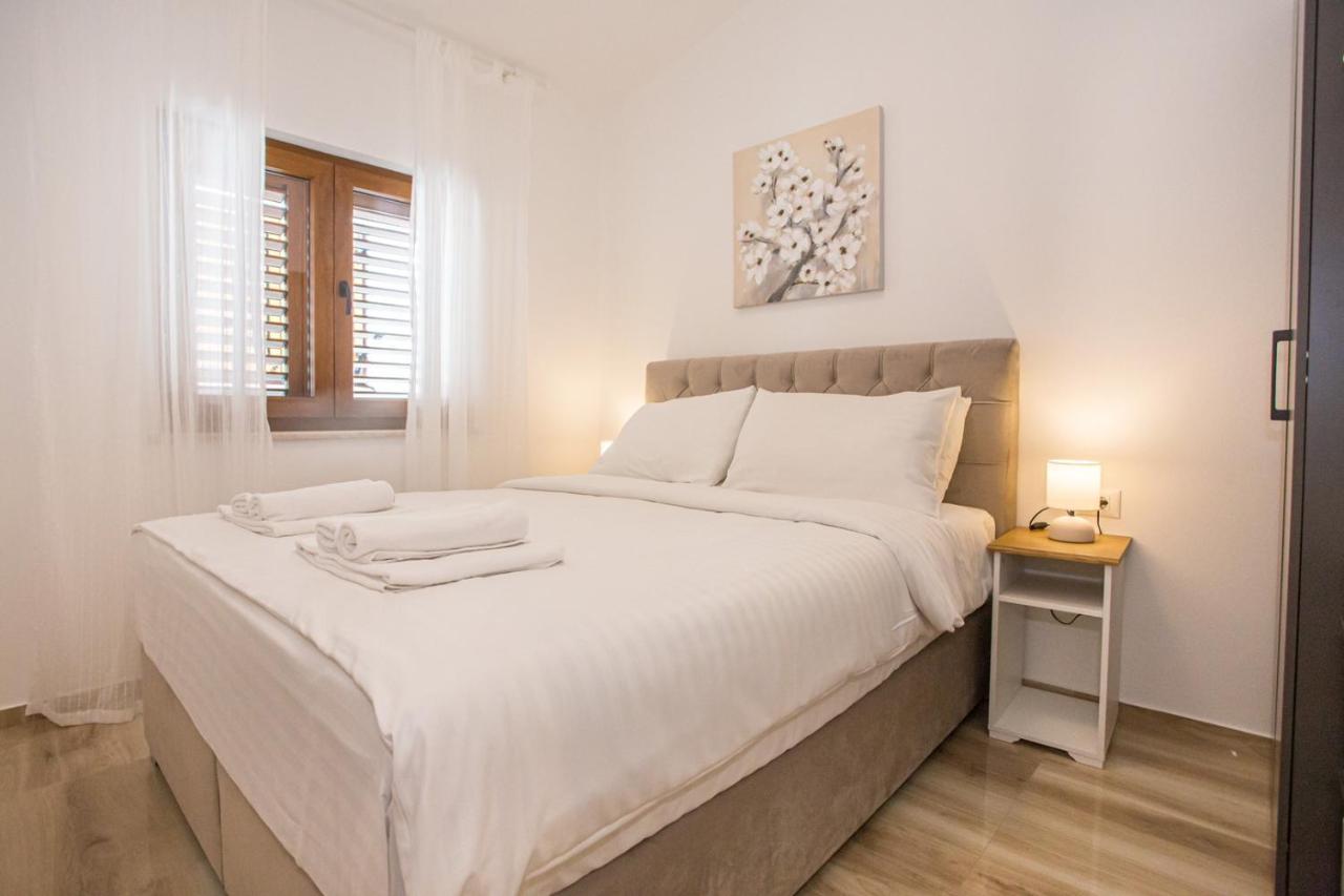 Holiday Home Camellia Porec Exterior photo