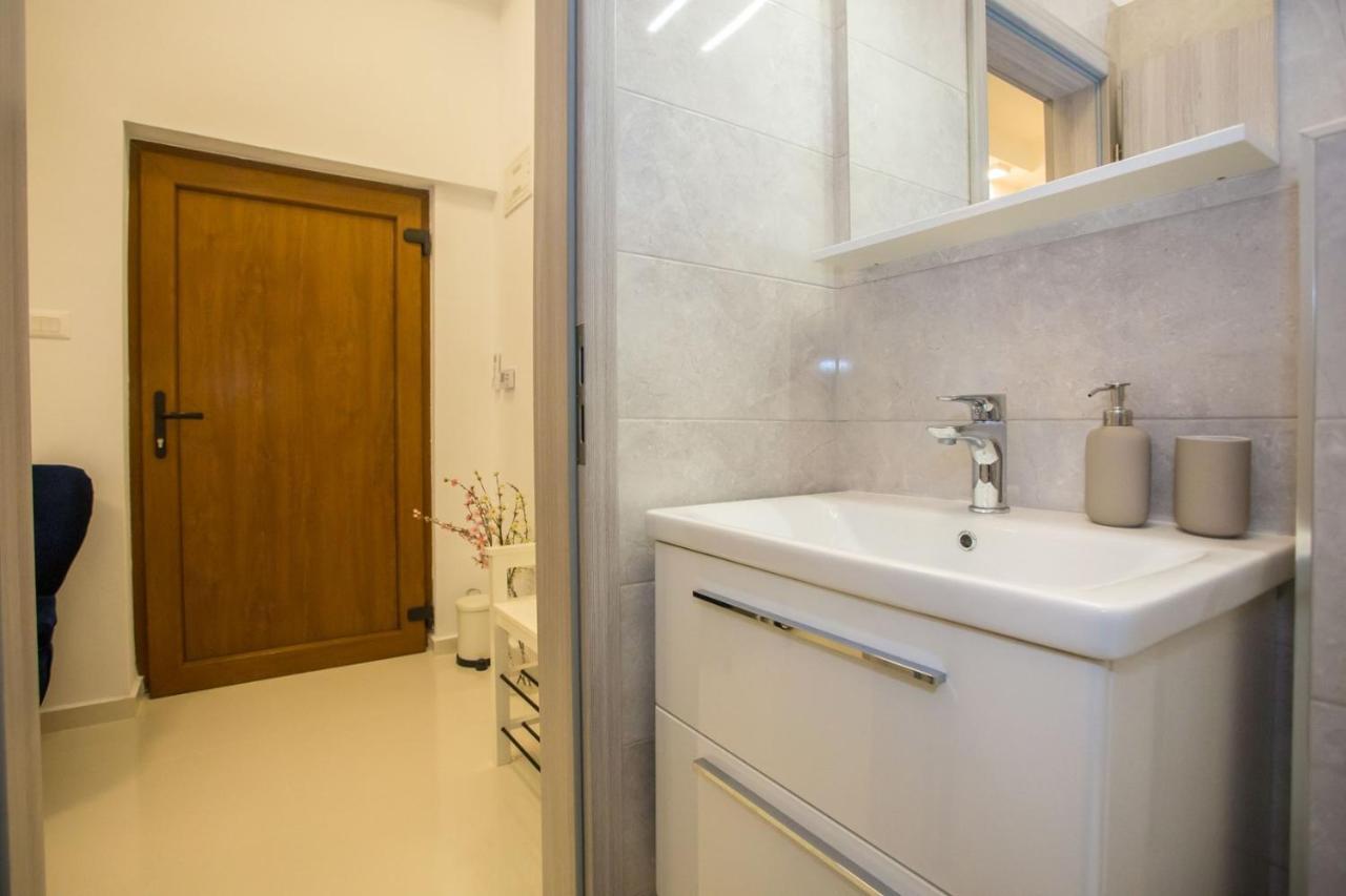 Holiday Home Camellia Porec Exterior photo